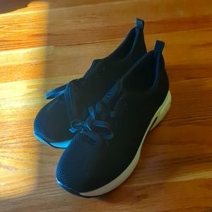 Women size 9 running shoes